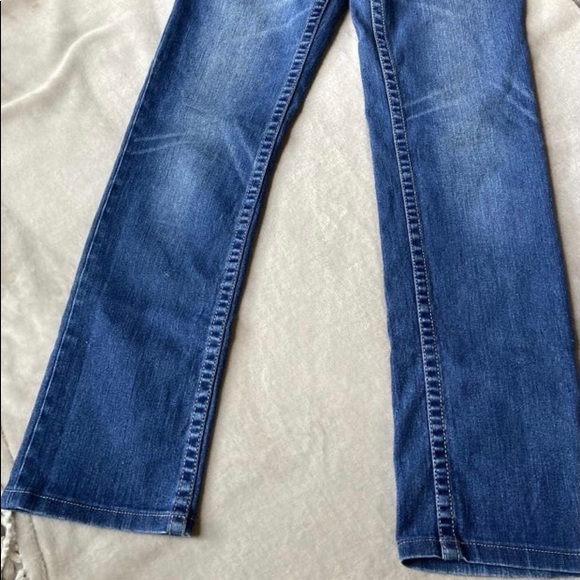 Great looking! True Religion, horseshoe blue jeans - Picture 4 of 11